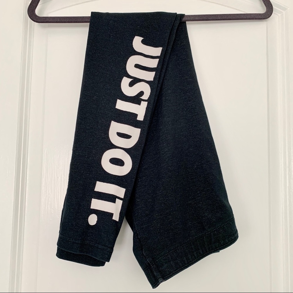 Size small charcoal gray Nike leggings